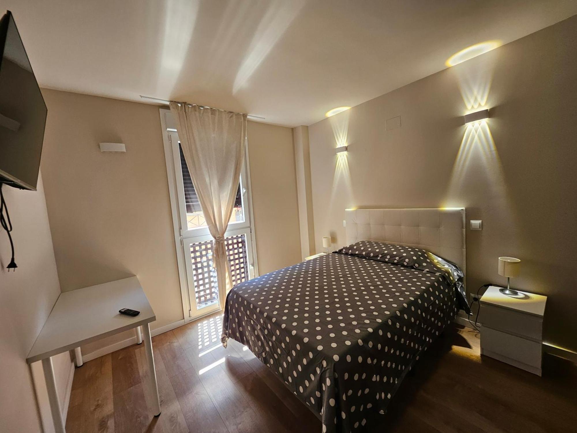 Apartamentos Picasso Alcalá de Henares Zimmer foto