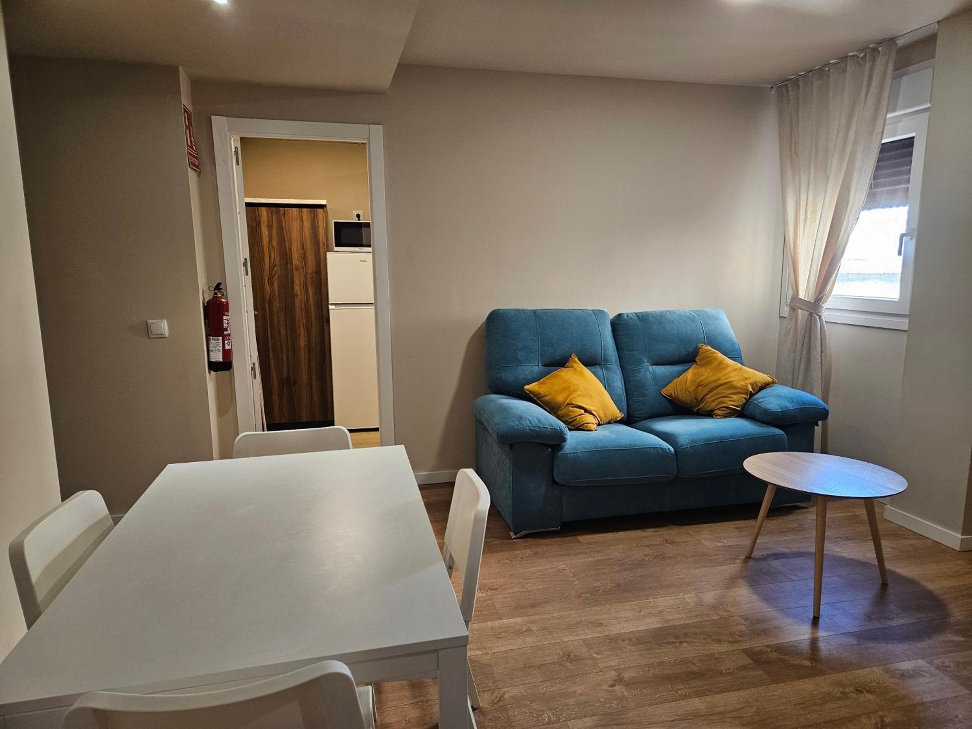 Apartamentos Picasso Alcalá de Henares Zimmer foto