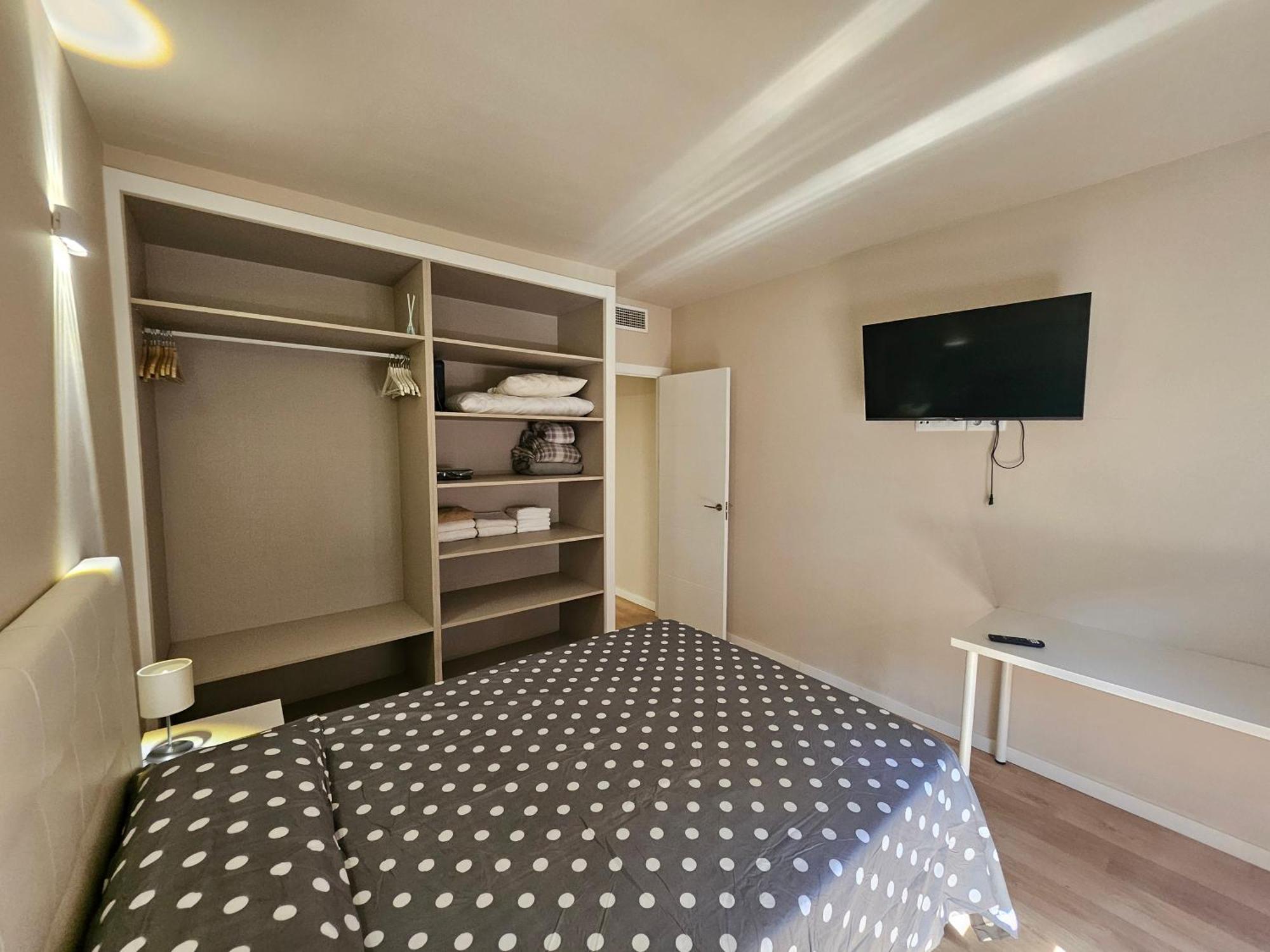 Apartamentos Picasso Alcalá de Henares Zimmer foto